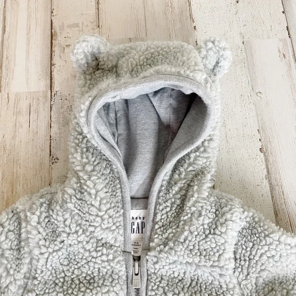 Gap | Baby Gray Sherpa Zip Front Body Suit | Size: 3-6M - Picture 3 of 7